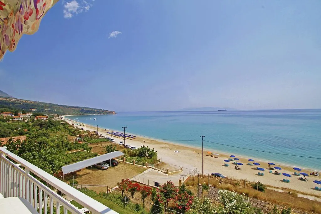 Rosa'S Beach Studios Lourdata  Greece