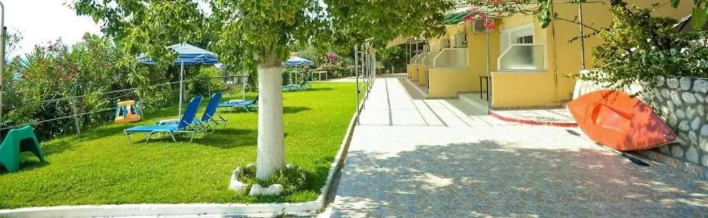 Apartment Rosa'S Beach Studios Lourdata