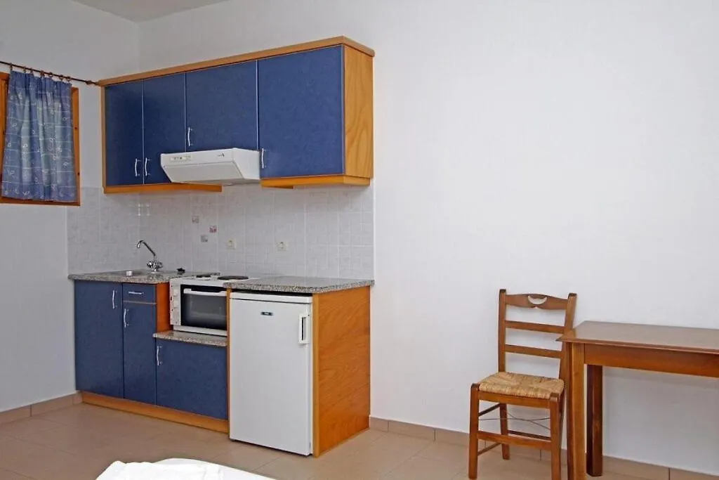 Rosa'S Beach Studios Lourdata  Greece